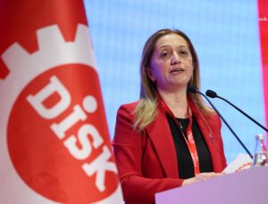 DİSK Başkanı Çerkezoğlu, AYM önünde yaşamına son veren emekli polis için çağrı yaptı