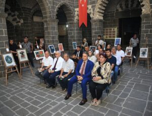 Diyarbakır’da “Gazze, Bellek, Beden ve Toprak” konulu resim sergisi açıldı