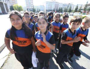 Doğu Anadolu’daki illerde eğitim öğretim yılı dolayısıyla törenler düzenlendi