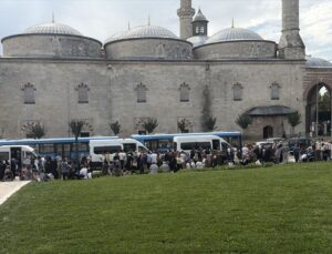 Edirne’de 40 öğrenciye umre ödülü