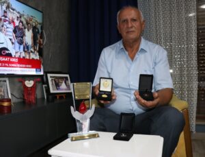 Emekli astsubay 50’nci kan bağışını yaptı