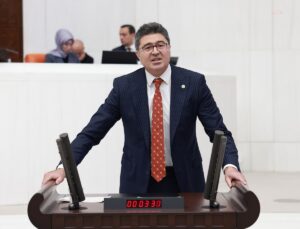 Ensar Aytekin, Turgutlu’daki okul saldırısında yaralanan 10 öğrenciye şifa diledi
