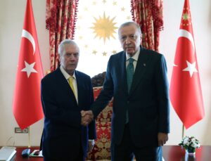 Erdoğan, Fenerbahçe Başkanı Aziz Yıldırım ve yönetimini kabul etti
