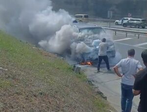 Esenler’de minibüs yangınına sürücü tüple müdahale etti, yaralanan olmadı