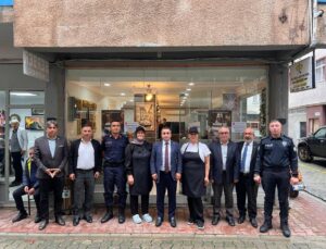 Giresun Espiye’de iki kadın restoran işletmecisi bir günlük geliri TSKGV’ye bağışladı