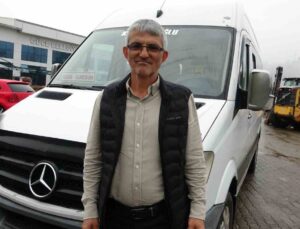 Giresun Güce’de Ömer Kara, kelimeleri ve türküleri tersten söylüyor