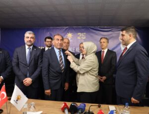 Görevinden alınan Yeniden Refah Mardin İl Başkanı Mahmut Özer, AK Parti’ye katıldı