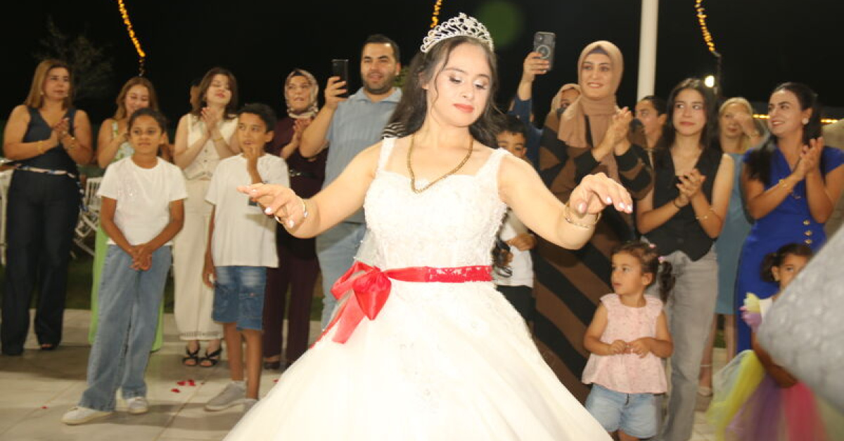 Hatay’da down sendromlu Pınar’ın gelinlik hayali gerçek oldu