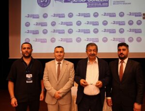 Hayati İnanç, Vezirköprü Kitap Günleri’nde okurlarıyla söyleşti ve kitap imzaladı