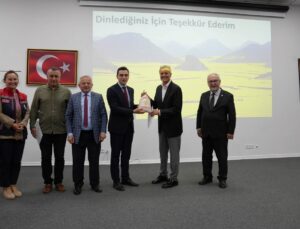 İpsala’da toprak işlemesiz tarım konferansı düzenlendi