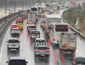 İstanbul Anadolu Yakası’nda trafik yoğunluğu yüzde 83’e çıktı