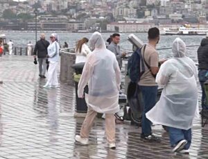 İstanbul’da sabah başlayan yağış Anadolu Yakası’nda günlük yaşamı olumsuz etkiledi