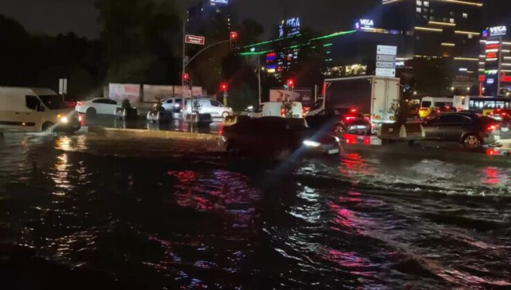 İstanbul’da sağanak hayatı olumsuz etkiledi