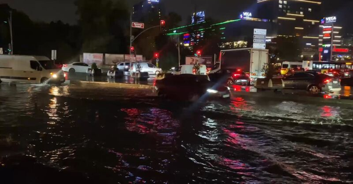 İstanbul’da sağanak hayatı olumsuz etkiledi