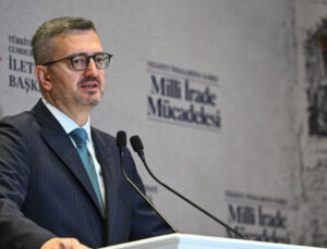 İstanbul’daki panelde demokrasi mücadelesi ve vesayet süreçleri konuşuldu