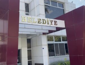 İzmir’de Seferihisar Belediyesine yönelik soruşturmada 47 şüpheli adliyede