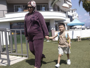 Kadavradan rahim nakli sayesinde dünyaya gelen Ömer Özkan eğitim hayatına ilk adımı attı