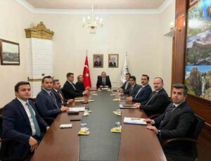 Kars’ta mülki idare amirleri kamu yatırımlarını ve güvenlik hizmetlerini görüştü