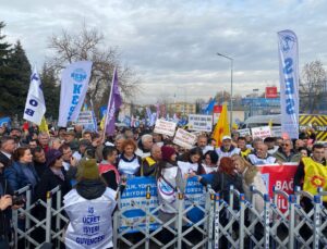KESK, AYM önünde yaşamına son veren emekli polisin sözünü milyonların çığlığı saydı