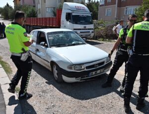 Kırıkkale’de ehliyetsiz 14 yaşındaki sürücünün karıştığı kazada 4 kişi yaralandı