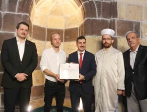 Letonya uyruklu Andyejs Mozajevs, Van Gevaş’ta Müslüman olup Veysel adını aldı