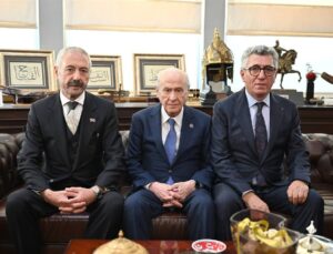 MHP Genel Başkanı Bahçeli, Sarallar ve Şahinler aileleriyle genel merkezde görüştü