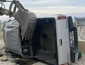 Muğla Bodrum’da kamyonet duvara çarptı, 15 yaşındaki çocuk sürücü yaşamını yitirdi