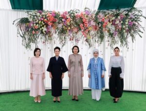 Peng Liyuan, Kırgızistan’da ŞİÖ Zirvesi kapsamında düzenlenen etkinliğe katıldı