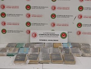 Pilot kıyafetiyle İstanbul Havalimanı’na gelen uyuşturucu kuryesi her yerde aranıyor