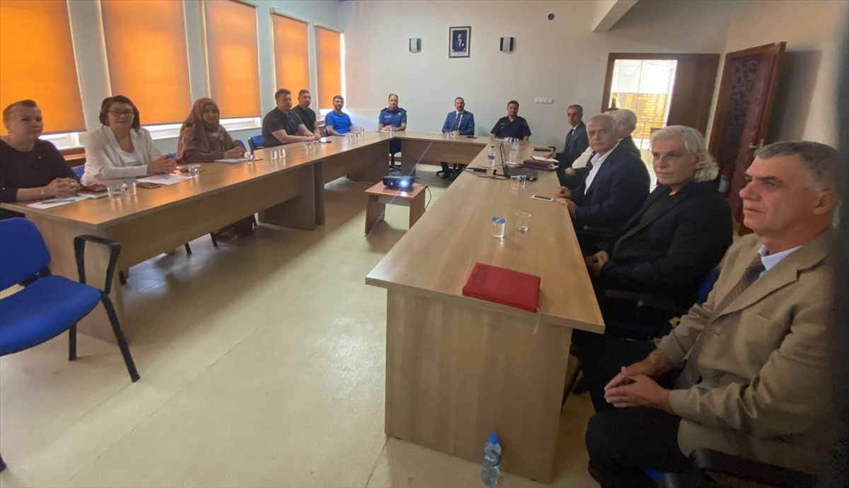 Pınarhisar’da okul güvenliği toplantısı Kaymakam Özderin başkanlığında yapıldı