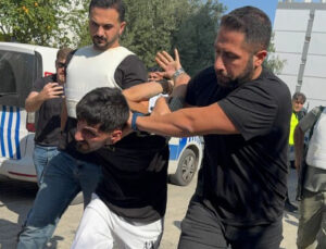 Polise el bombasıyla direndi