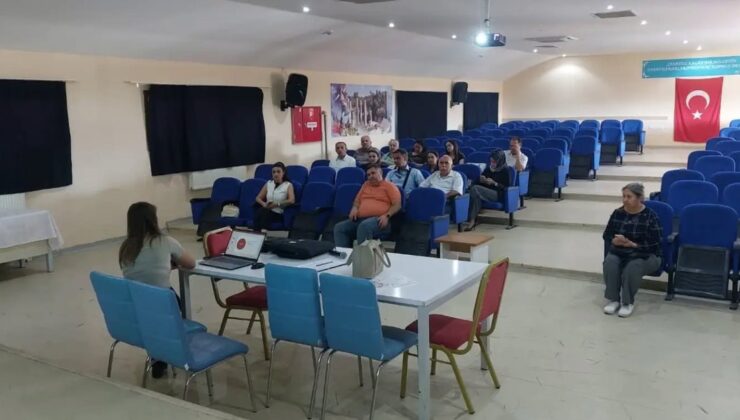 Rehber öğretmeni olmayan okulların idarecileri Aydın Sultanhisar’da bilgilendirildi