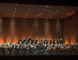 Royal Philharmonic Orchestra İstanbul Kültür Yolu Festivali’nde AKM’de konser verdi