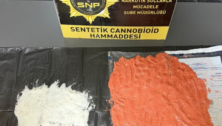 Sakarya’da araçta 570 gram hammadde ele geçirildi! 1 ton 772 kilo bonzaiye yetecekmiş