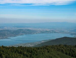 Sakarya’da kuvvetli yağış Sapanca Gölü’nün su seviyesini 30 santimetre artırdı