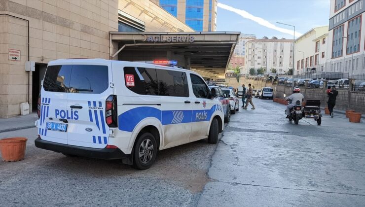 Siirt Gökçebağ’da fıstık toplamaya giden tarım aracı devrildi, 7 kişi yaralandı