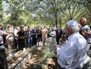 Siirt’te 55 yıl hekimlik yapan Dr. Feridun Bağış’ın cenazesi toprağa verildi