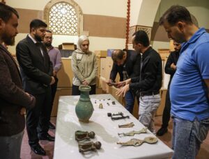 Suriye, ABD’den iade edilen 21 arkeolojik eseri Şam’daki Ulusal Müze’ye yerleştirdi