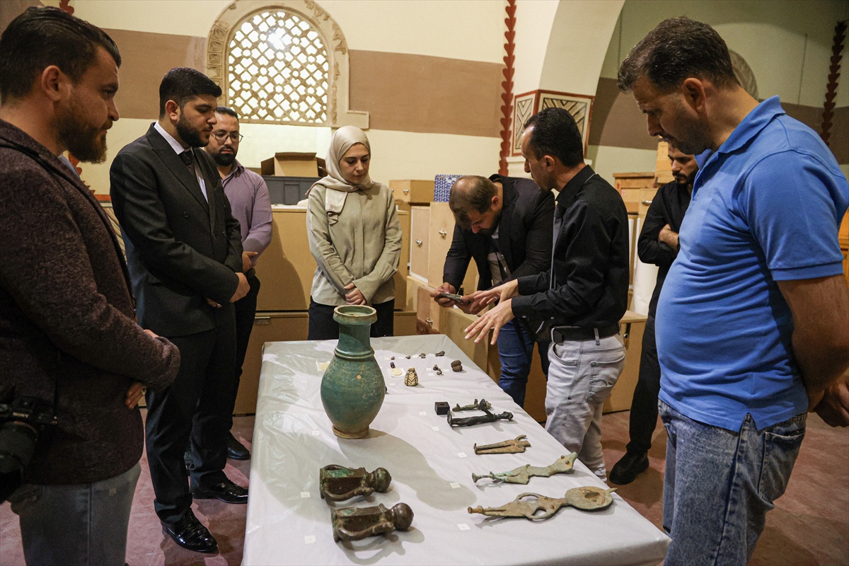 Suriye, ABD’den iade edilen 21 arkeolojik eseri Şam’daki Ulusal Müze’ye yerleştirdi