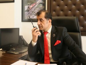 TCDD’de üç kuşaktır çalışan Rıdvan Kendirli, babasıyla aynı nöbette görev yaptı
