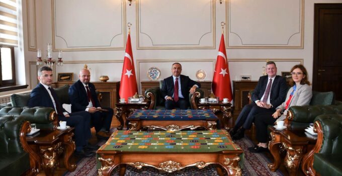 Tekirdağ Valisi Soytürk, ABD İstanbul Başkonsolosu Lally’yi valilikte ağırladı