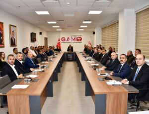 Tekirdağ’da sahipsiz hayvan çalışmaları Vali Soytürk başkanlığında değerlendirildi