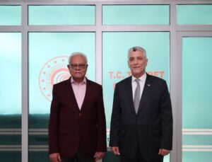 Ticaret Bakanı Bolat, Pakistan Büyükelçisi Junaid ile ticari ilişkileri değerlendirdi
