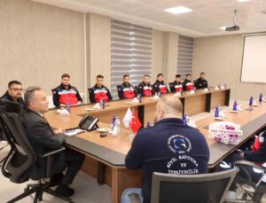 TOGÜ Sivil Savunma ve İtfaiyecilik öğrencileri, Rektör Yılmaz’ı ziyaret etti