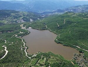 Tokat Artova’daki baraj yağışlarla tam doldu, çevre ilçelerden gelenler ilgi gösterdi