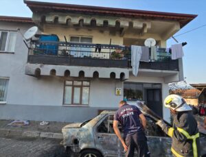 Tokat Niksar’da 60 AFG 699 plakalı otomobil yangında kullanılamaz hale geldi