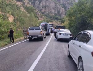 Tunceli’de 6. Tünel mevkisinde otomobil Pülümür Çayı’na düştü, 5 kişi yaralandı