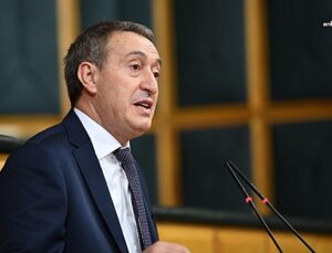 Tuncer Bakırhan: “İnsanların susturulduğu bir ortamda barışı nasıl toplumsallaştıracağız?”
