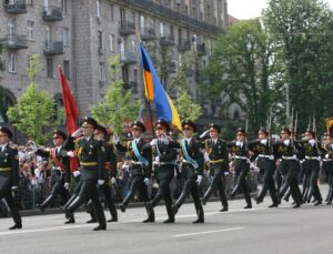 Ukrayna, 2027’de savunma harcamalarını 175 milyar dolara çıkarmayı hedefliyor