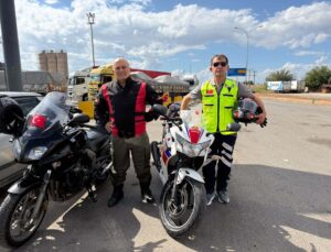 Umre için Düzce’den yola çıkan 2 motosikletli Cilvegözü’nden Suriye’ye geçti